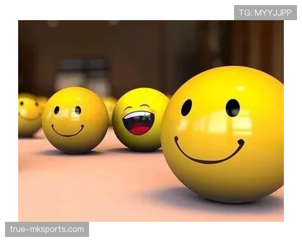 施洋训练完直接啃鸡胸肉，这自律我真看不下去了